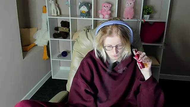 ElizabethHarpper online show from 12-19-25, 01:01