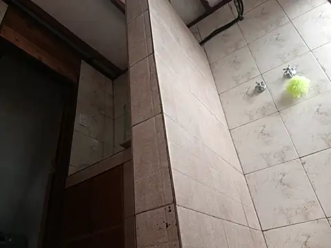 Snapshot of Rocket1978 chatting on 12-01-25, 01:27 Rocket1978 online show from 12-01-25, 01:27