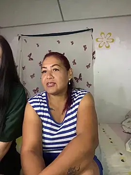 Snapshot of Abigail_BigTits chatting on 01-02-25, 02:33 Abigail BigTits online show from 01-02-25, 02:33