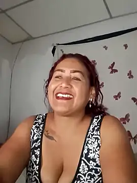 Snapshot of Abigail_BigTits chatting on 01-15-25, 04:25 Abigail BigTits online show from 01-15-25, 04:25