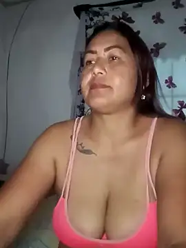 Snapshot of Abigail_BigTits chatting on 03-18-25, 02:15 Abigail BigTits online show from 03-18-25, 02:15