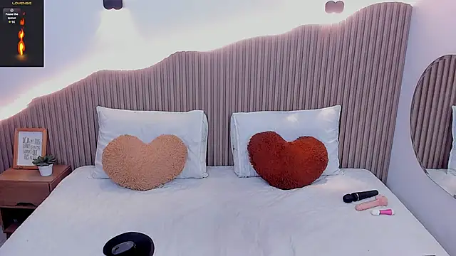 Annie kurt  online show from 03-23-25, 02:26