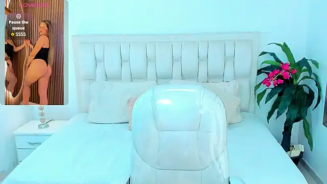 Annie kurt  online show from 10-09-25, 07:56