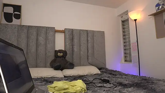 Snapshot of womantall99 chatting on 02-27-25, 04:32 womantall99 online show from 02-27-25, 04:32