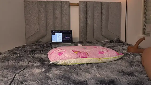 Snapshot of womantall99 chatting on 03-12-25, 12:36 womantall99 online show from 03-12-25, 12:36