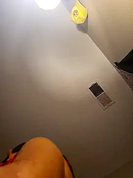 Snapshot of StruggleSnuggles chatting on 01-27-25, 12:58 StruggleSnuggles online show from 01-27-25, 12:58