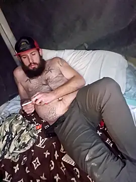 Snapshot of StruggleSnuggles chatting on 02-25-25, 06:47 StruggleSnuggles online show from 02-25-25, 06:47