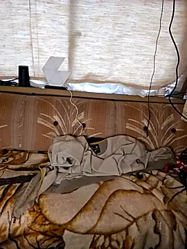 Snapshot of StruggleSnuggles chatting on 10-26-25, 12:16 StruggleSnuggles online show from 10-26-25, 12:16