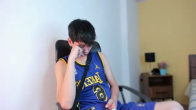 Brian-Ausslos online show from 12-30-24, 04:42