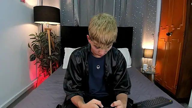 Brian-Ausslos online show from 01-26-25, 03:59