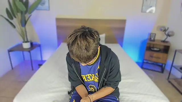 Brian-Ausslos online show from 11-23-25, 04:56