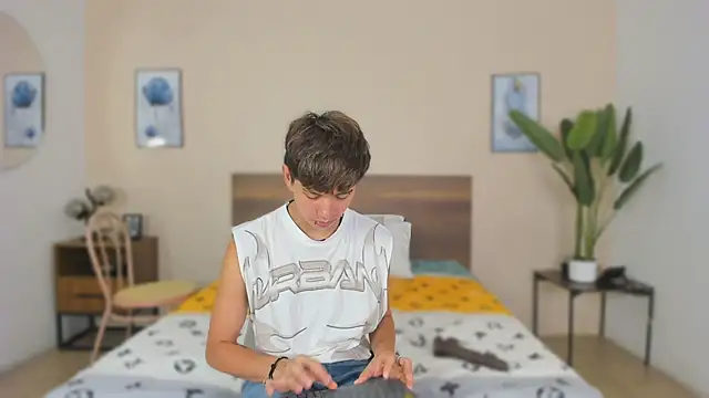 Brian-Ausslos online show from 11-24-25, 04:45