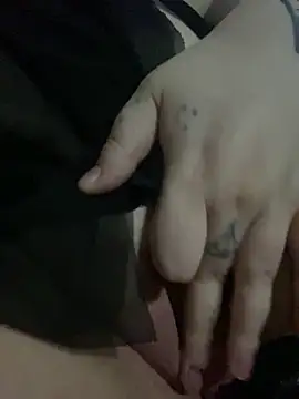 Gothicsiren online show from 01-20-25, 04:10