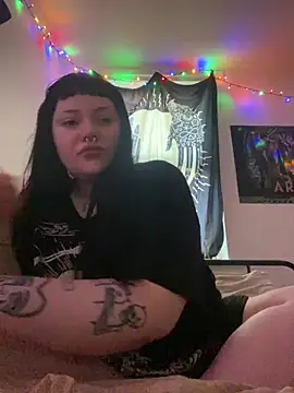 Gothicsiren online show from 01-24-25, 01:47