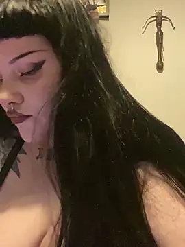 Gothicsiren online show from 01-31-25, 08:12