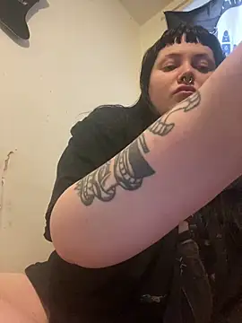 Gothicsiren online show from 02-24-25, 02:48