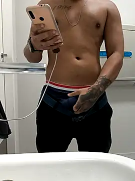 Snapshot of fs_carioca chatting on 03-18-25, 02:15 fs carioca online show from 03-18-25, 02:15