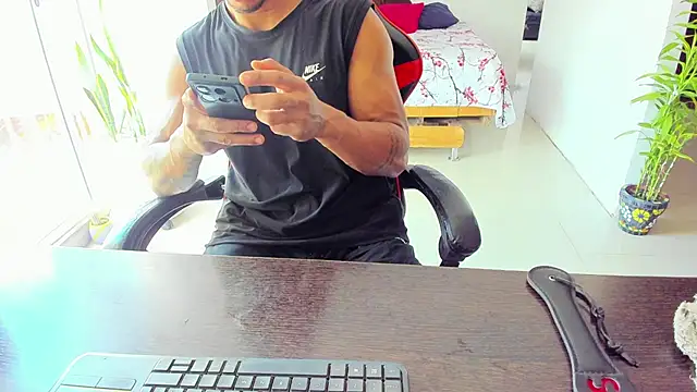 Adam Valenciia online show from 10-21-25, 03:46