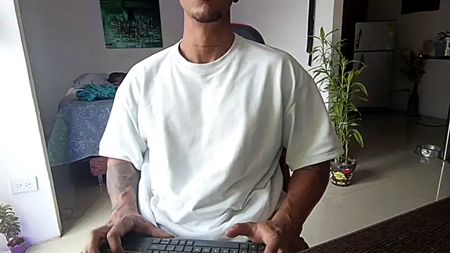 Adam Valenciia online show from 12-05-25, 06:48