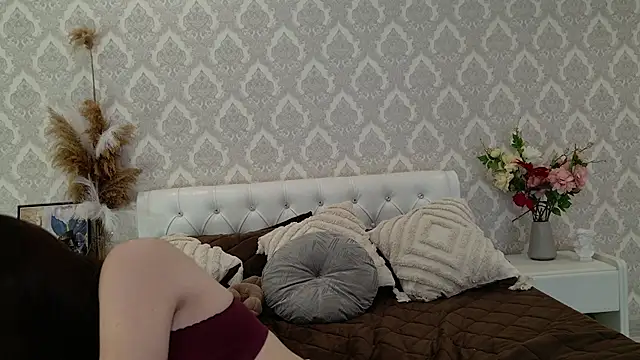 Nellie Medina online show from 01-04-25, 04:55