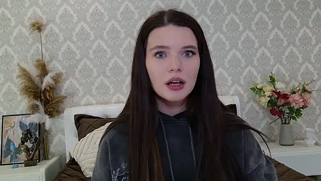 Nellie Medina online show from 01-08-25, 12:38