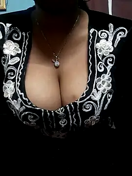 Snapshot of Hayna_G chatting on 01-26-25, 04:09 Hayna G online show from 01-26-25, 04:09