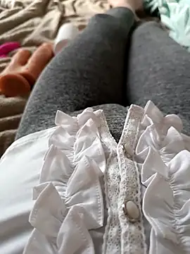 Snapshot of AnnalSV91 chatting on 03-09-25, 03:49 AnnalSV91 online show from 03-09-25, 03:49