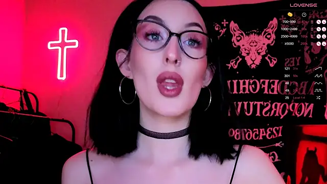 Miss Alice   online show from 11-16-25, 12:49