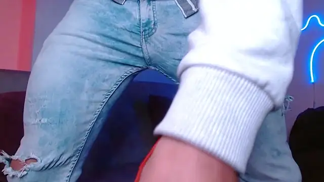 Joylopez fit online show from 02-23-25, 04:46