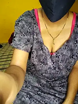 lovelygirl4567 online show from 03-06-25, 03:56