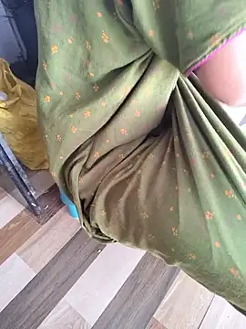 lovelygirl4567 online show from 10-05-25, 03:27