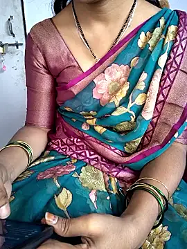 lovelygirl4567 online show from 01-12-26, 04:29