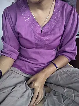 lovelygirl4567 online show from 02-14-26, 06:21