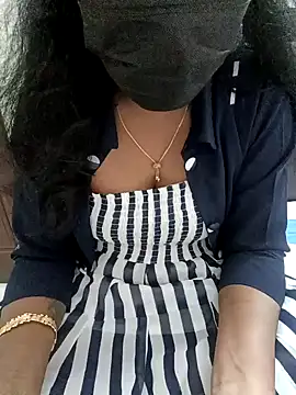 Snapshot of Tamil_Vishalini chatting on 12-30-24, 06:53 Tamil Vishalini online show from 12-30-24, 06:53