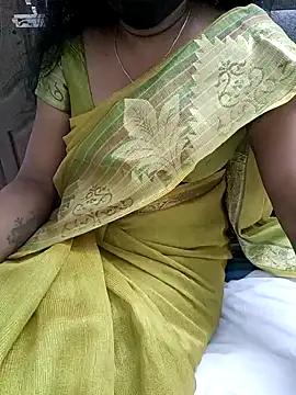 Snapshot of Tamil_Vishalini chatting on 01-01-25, 10:00 Tamil Vishalini online show from 01-01-25, 10:00