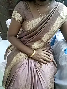Snapshot of Tamil_Vishalini chatting on 01-02-25, 04:56 Tamil Vishalini online show from 01-02-25, 04:56