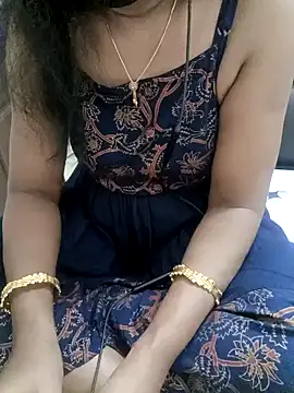 Snapshot of Tamil_Vishalini chatting on 01-12-25, 08:04 Tamil Vishalini online show from 01-12-25, 08:04