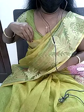 Snapshot of Tamil_Vishalini chatting on 01-20-25, 08:19 Tamil Vishalini online show from 01-20-25, 08:19