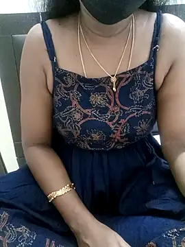 Snapshot of Tamil_Vishalini chatting on 02-20-25, 01:03 Tamil Vishalini online show from 02-20-25, 01:03