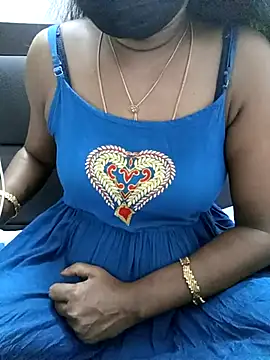 Snapshot of Tamil_Vishalini chatting on 03-16-25, 03:04 Tamil Vishalini online show from 03-16-25, 03:04
