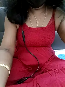 Snapshot of Tamil_Vishalini chatting on 03-18-25, 04:26 Tamil Vishalini online show from 03-18-25, 04:26