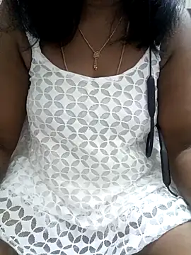 Snapshot of Tamil_Vishalini chatting on 09-17-25, 08:49 Tamil Vishalini online show from 09-17-25, 08:49