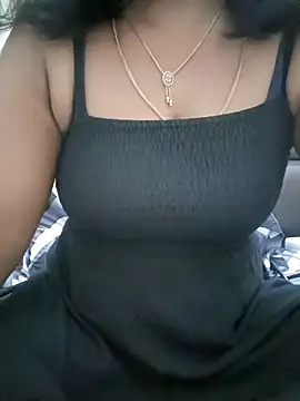 Snapshot of Tamil_Vishalini chatting on 09-18-25, 03:47 Tamil Vishalini online show from 09-18-25, 03:47