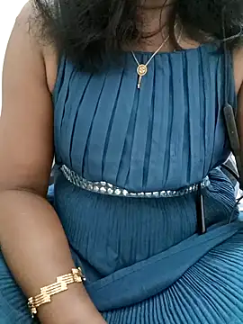 Snapshot of Tamil_Vishalini chatting on 09-19-25, 06:04 Tamil Vishalini online show from 09-19-25, 06:04