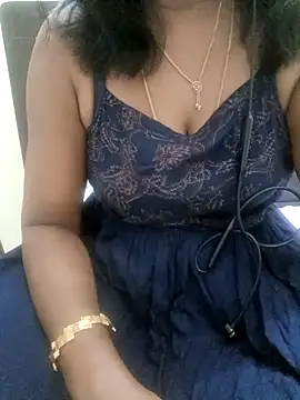 Snapshot of Tamil_Vishalini chatting on 09-28-25, 10:26 Tamil Vishalini online show from 09-28-25, 10:26