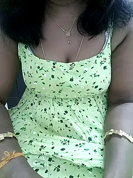 Snapshot of Tamil_Vishalini chatting on 10-22-25, 06:13 Tamil Vishalini online show from 10-22-25, 06:13