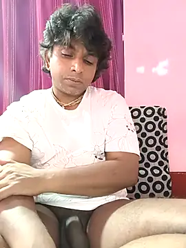 Snapshot of Remo0 chatting on 09-09-25, 01:38 Remo0 online show from 09-09-25, 01:38