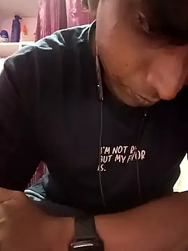 Snapshot of Remo0 chatting on 10-04-25, 03:54 Remo0 online show from 10-04-25, 03:54