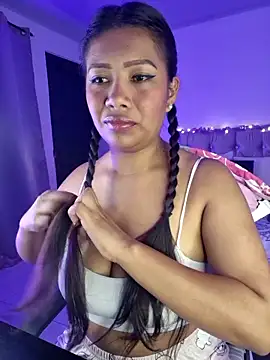 Snapshot of PaulaOrtiz_1 chatting on 10-04-25, 12:52 PaulaOrtiz 1 online show from 10-04-25, 12:52