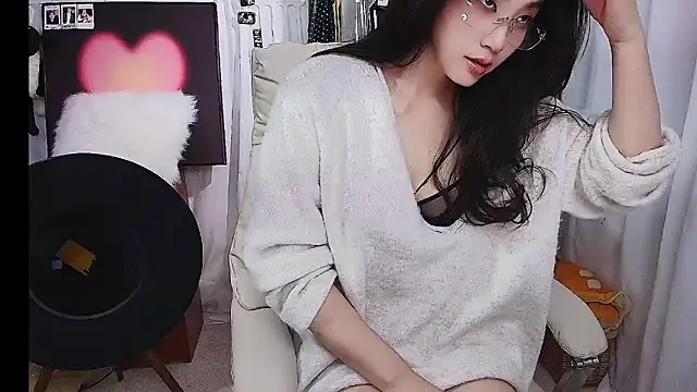 xiaotiantian-76 online show from 12-15-25, 01:15